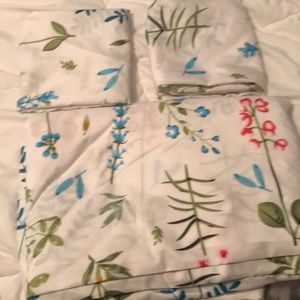 Full Queen duvet with shams